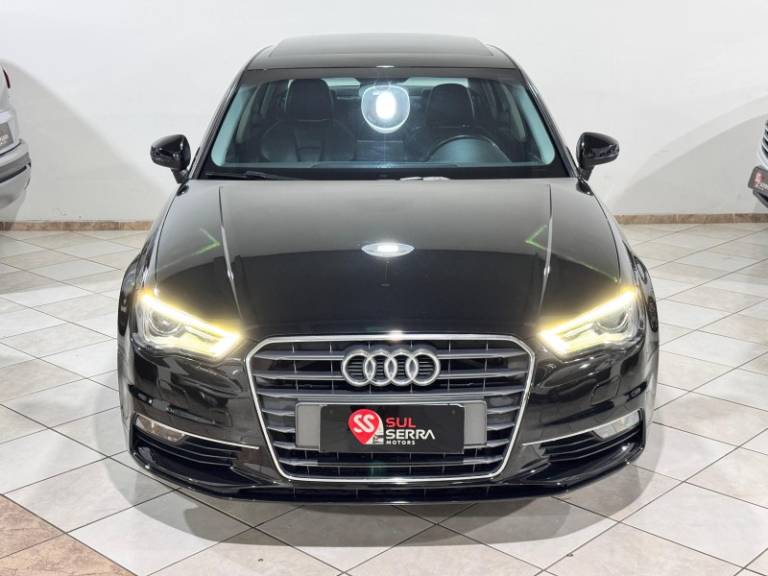 AUDI - A3 - 2015/2015 - Preta - R$ 88.900,00