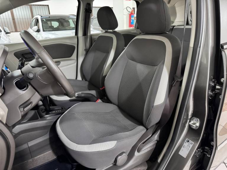 CHEVROLET - SPIN - 2014/2015 - Cinza - R$ 49.900,00