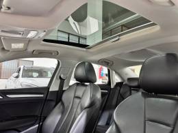 AUDI - A3 - 2015/2015 - Preta - R$ 88.900,00