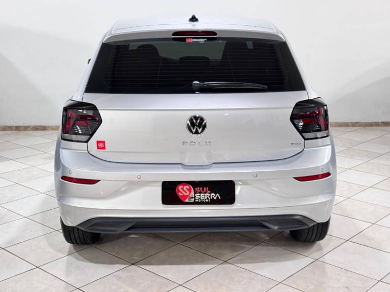 VOLKSWAGEN - POLO - 2024/2025 - Prata - R$ 110.900,00