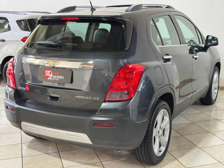 CHEVROLET - TRACKER - 2015/2015 - Cinza - R$ 68.900,00
