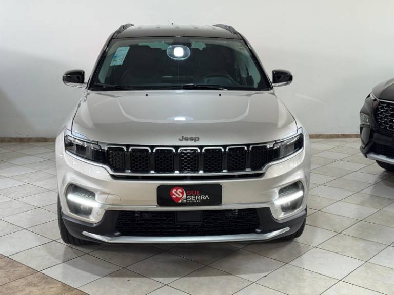 JEEP - COMMANDER - 2023/2023 - Dourada - R$ 167.900,00