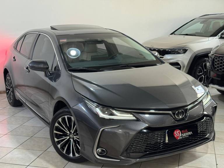 TOYOTA - COROLLA - 2024/2024 - Cinza - R$ 169.900,00