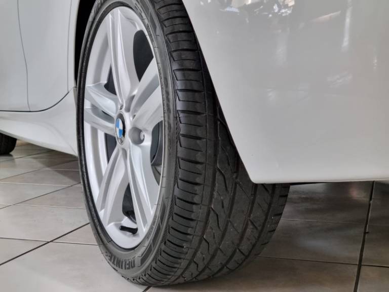 BMW - 125I - 2014/2015 - Branca - R$ 134.900,00