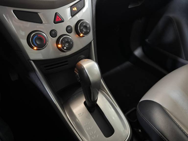 CHEVROLET - TRACKER - 2015/2015 - Cinza - R$ 68.900,00
