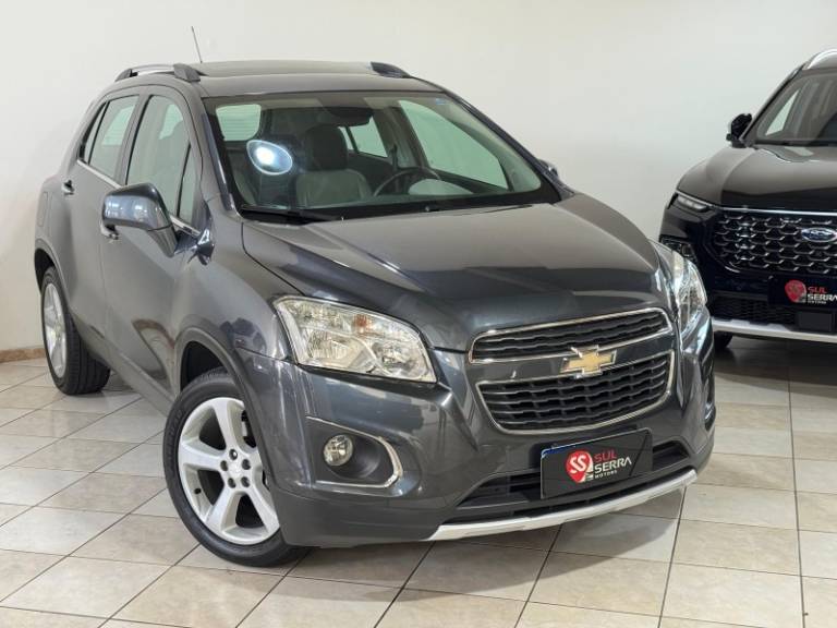 CHEVROLET - TRACKER - 2015/2015 - Cinza - R$ 68.900,00