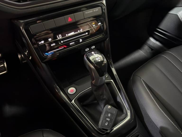 VOLKSWAGEN - T-CROSS - 2024/2025 - Branca - R$ 151.900,00
