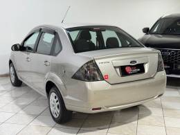 FORD - FIESTA - 2013/2014 - Bronze - R$ 37.900,00