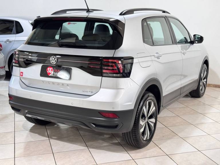 VOLKSWAGEN - T-CROSS - 2020/2021 - Prata - R$ 103.900,00