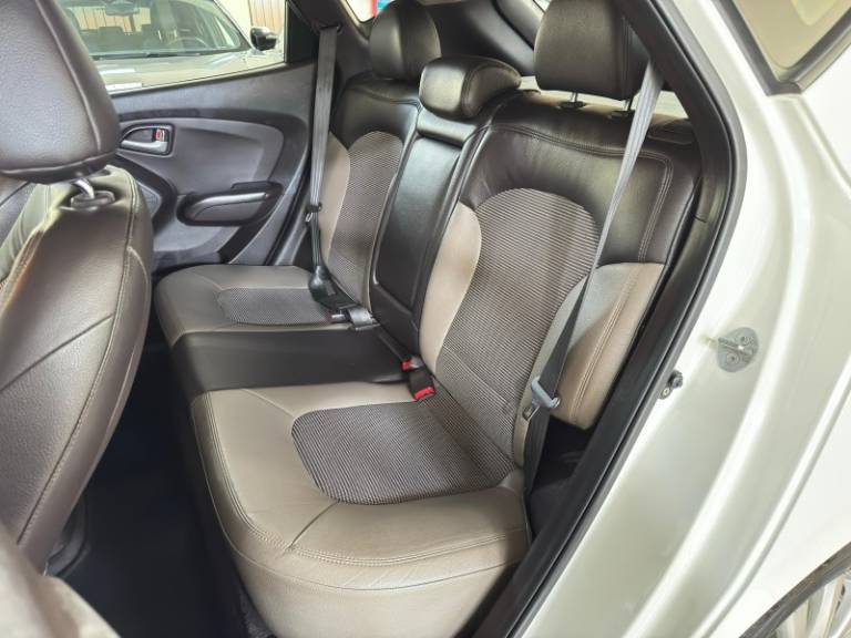 HYUNDAI - IX35 - 2012/2013 - Branca - R$ 67.900,00
