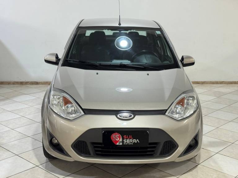 FORD - FIESTA - 2013/2014 - Bronze - R$ 37.900,00