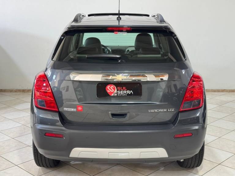 CHEVROLET - TRACKER - 2015/2015 - Cinza - R$ 68.900,00