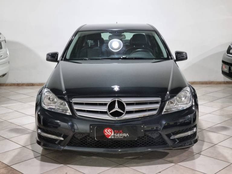 MERCEDES-BENZ - C 180 - 2012/2013 - Preta - R$ 74.900,00