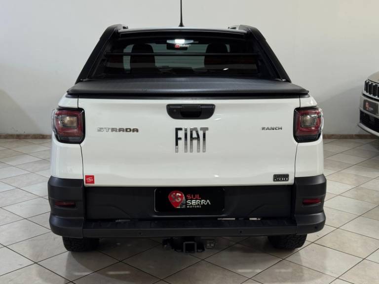 FIAT - STRADA - 2024/2024 - Branca - R$ 126.900,00