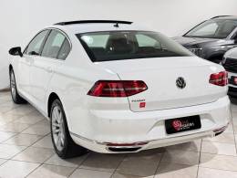 VOLKSWAGEN - PASSAT - 2018/2018 - Branca - R$ 149.900,00