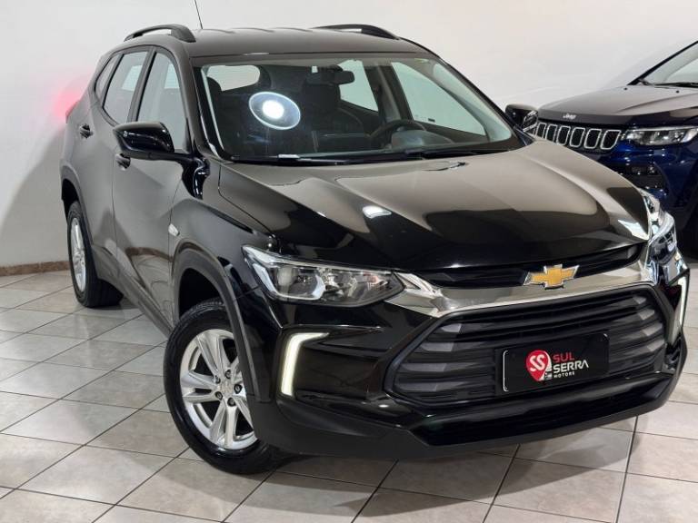 CHEVROLET - TRACKER - 2022/2023 - Preta - R$ 99.900,00