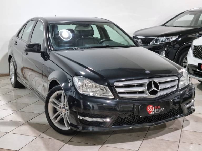 MERCEDES-BENZ - C 180 - 2012/2013 - Preta - R$ 74.900,00