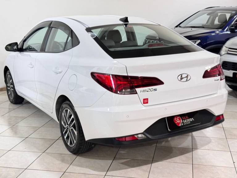 HYUNDAI - HB20S - 2021/2022 - Branca - R$ 79.900,00