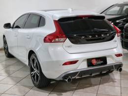 VOLVO - V40 - 2018/2019 - Branca - R$ 119.900,00