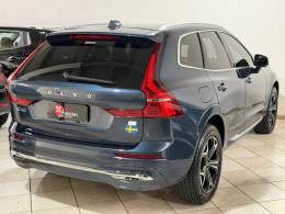VOLVO - XC60 - 2021/2022 - Azul - R$ 236.900,00