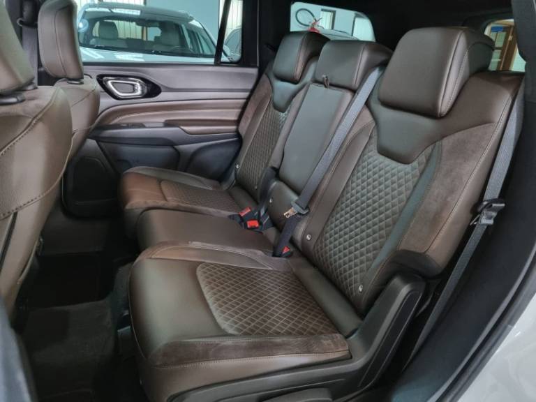 JEEP - COMMANDER - 2021/2022 - Branca - R$ 185.900,00