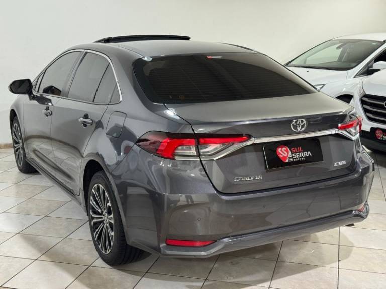 TOYOTA - COROLLA - 2023/2023 - Cinza - R$ 154.900,00