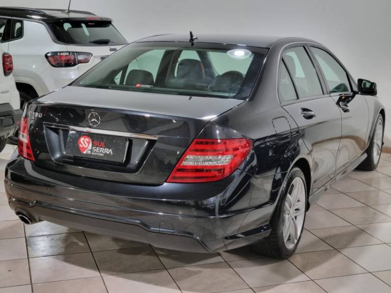 MERCEDES-BENZ - C 180 - 2012/2013 - Preta - R$ 74.900,00