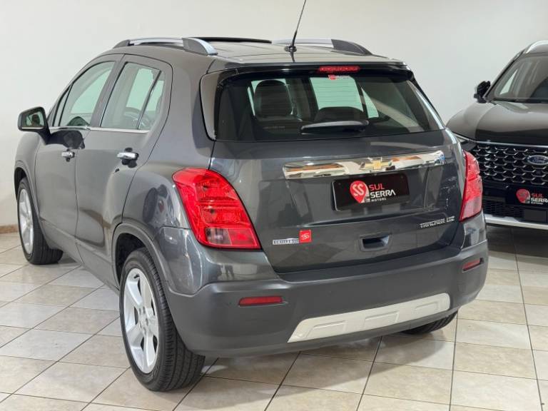 CHEVROLET - TRACKER - 2015/2015 - Cinza - R$ 68.900,00