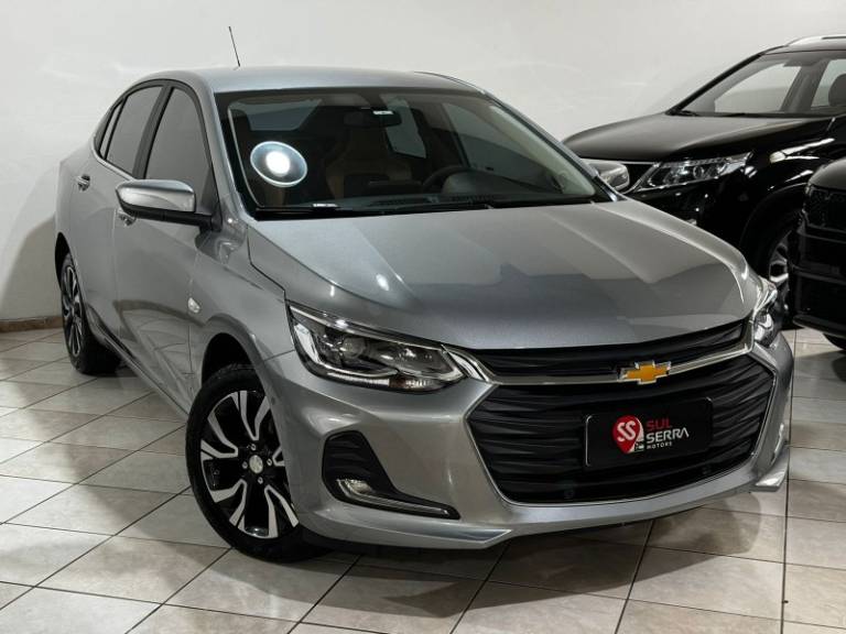 CHEVROLET - ONIX - 2023/2024 - Cinza - R$ 109.900,00