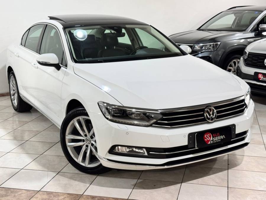 VOLKSWAGEN - PASSAT - 2018/2018 - Branca - R$ 149.900,00