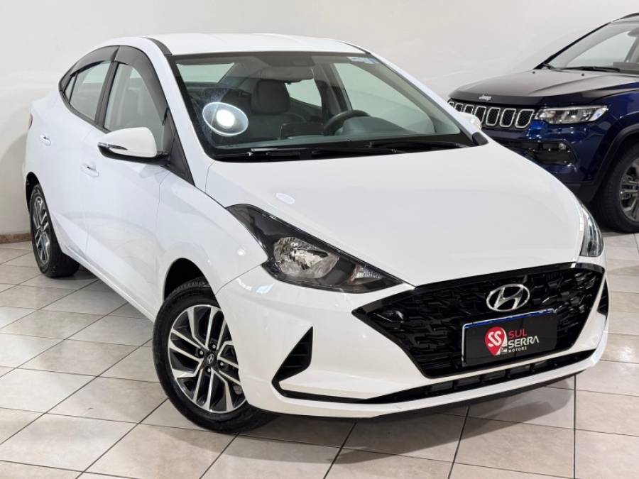 HYUNDAI - HB20S - 2021/2022 - Branca - R$ 79.900,00