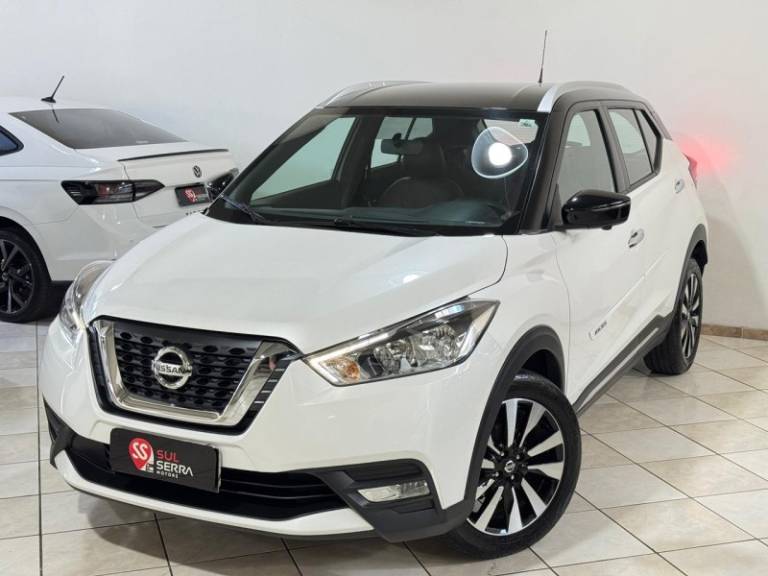 NISSAN - KICKS - 2017/2018 - Branca - R$ 83.900,00