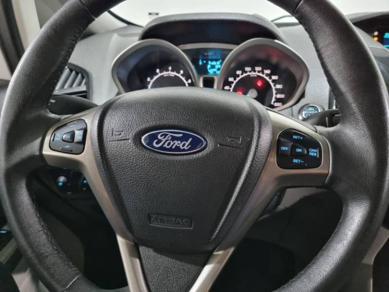 FORD - ECOSPORT - 2016/2017 - Branca - R$ 64.900,00