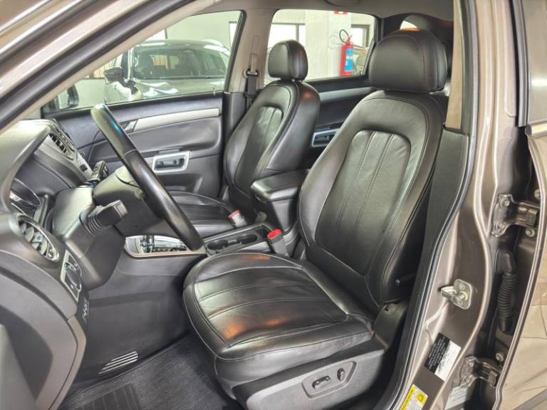 CHEVROLET - CAPTIVA - 2012/2013 - Cinza - R$ 45.900,00