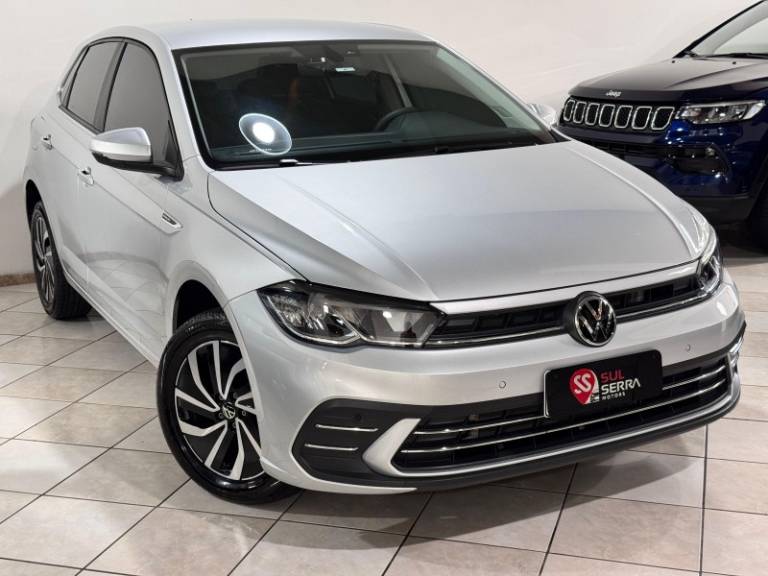 VOLKSWAGEN - POLO - 2024/2025 - Prata - R$ 110.900,00