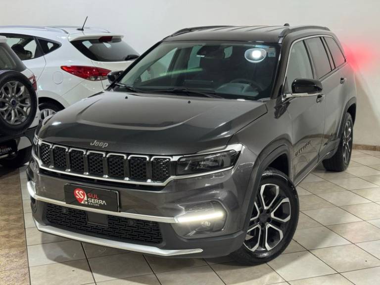 JEEP - COMMANDER - 2023/2024 - Cinza - R$ 176.900,00