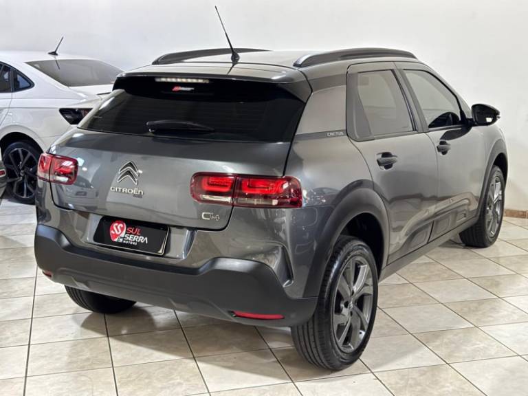 CITROËN - C4 CACTUS - 2021/2022 - Cinza - R$ 76.900,00