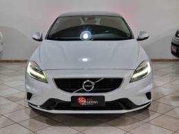 VOLVO - V40 - 2018/2019 - Branca - R$ 119.900,00