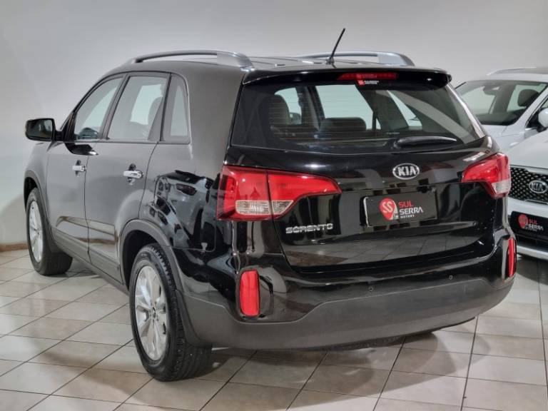 KIA MOTORS - SORENTO - 2014/2015 - Preta - R$ 78.900,00