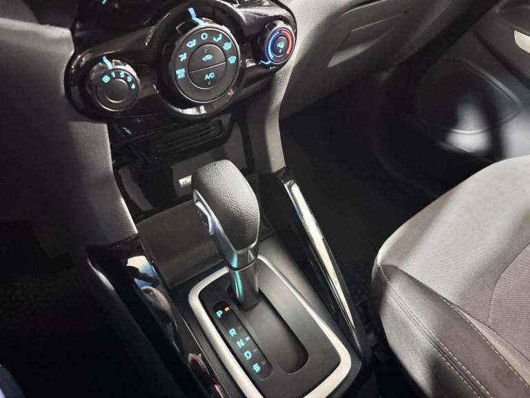 FORD - ECOSPORT - 2015/2016 - Branca - R$ 59.900,00