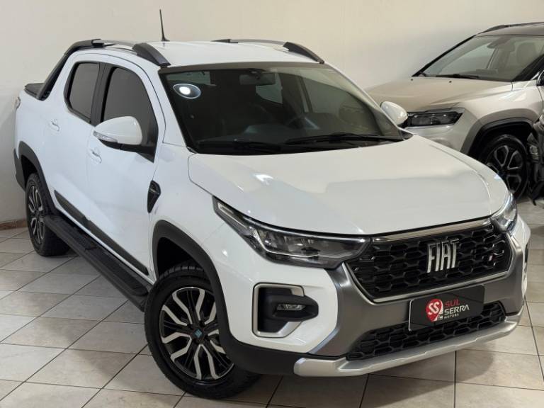 FIAT - STRADA - 2024/2024 - Branca - R$ 126.900,00