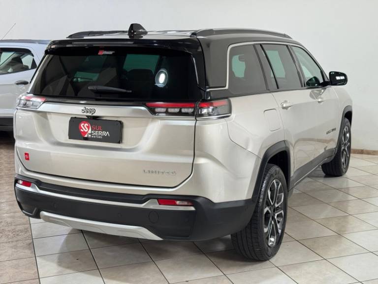 JEEP - COMMANDER - 2023/2023 - Dourada - R$ 167.900,00