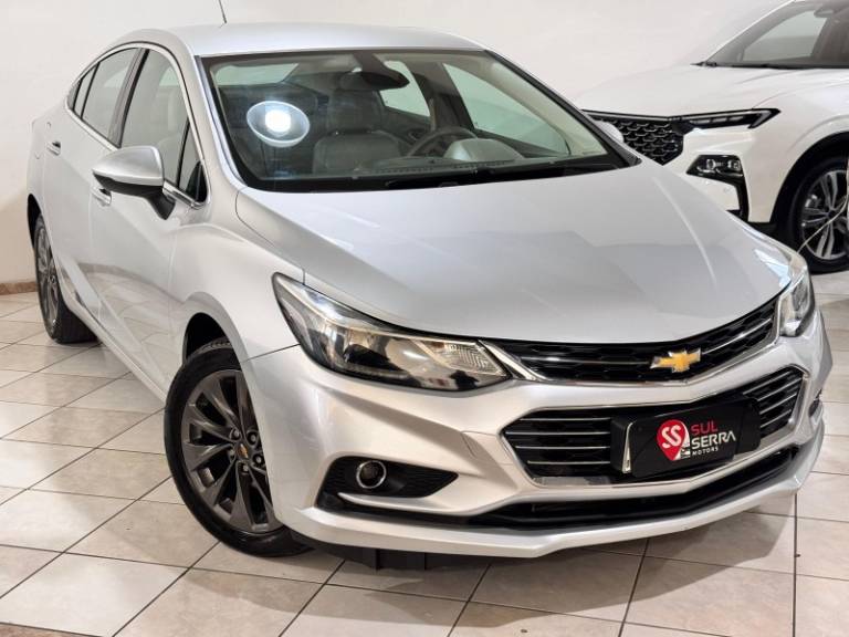 CHEVROLET - CRUZE - 2016/2017 - Prata - R$ 84.900,00