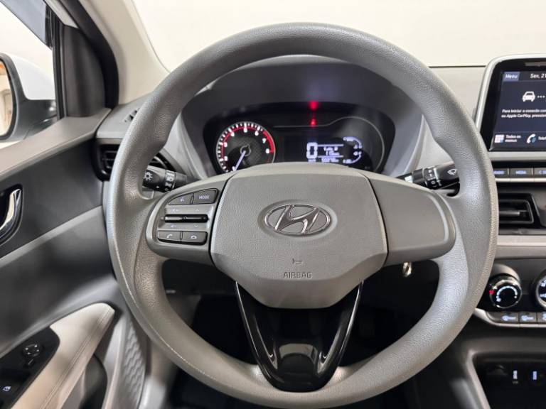 HYUNDAI - HB20S - 2021/2022 - Branca - R$ 79.900,00