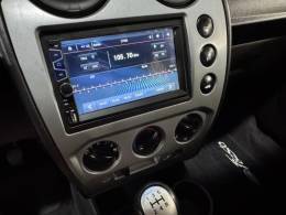 FORD - FIESTA - 2013/2014 - Bronze - R$ 37.900,00