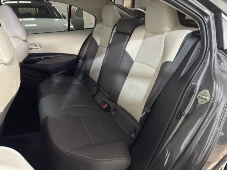 TOYOTA - COROLLA - 2023/2023 - Cinza - R$ 154.900,00