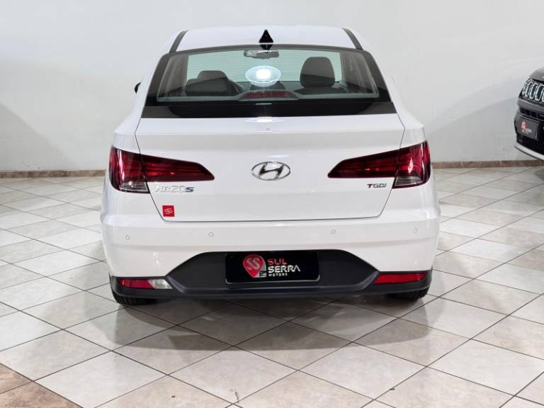 HYUNDAI - HB20S - 2021/2022 - Branca - R$ 79.900,00