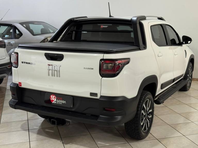 FIAT - STRADA - 2024/2024 - Branca - R$ 126.900,00