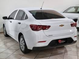 CHEVROLET - ONIX - 2022/2023 - Branca - R$ 81.900,00