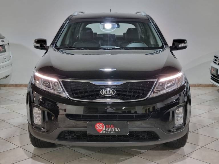 KIA MOTORS - SORENTO - 2014/2015 - Preta - R$ 78.900,00